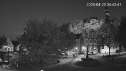 Náměstí, Hrad a Trůba