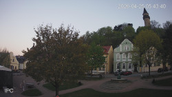 Náměstí, Hrad a Trůba