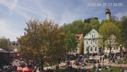 Náměstí, Hrad a Trůba