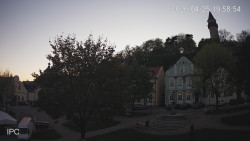 Náměstí, Hrad a Trůba