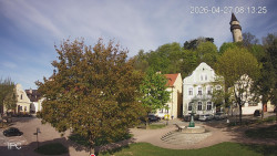 Náměstí, Hrad a Trůba