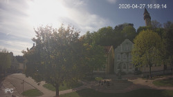 Náměstí, Hrad a Trůba