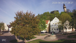 Náměstí, Hrad a Trůba