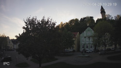 Náměstí, Hrad a Trůba