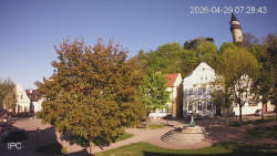 Náměstí, Hrad a Trůba