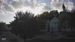 Náměstí, Hrad a Trůba