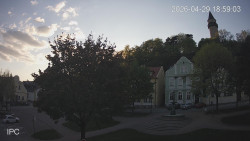 Náměstí, Hrad a Trůba