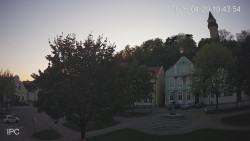 Náměstí, Hrad a Trůba