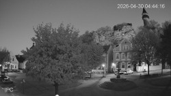 Náměstí, Hrad a Trůba