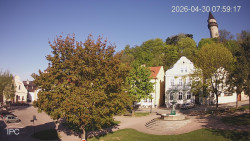 Náměstí, Hrad a Trůba