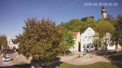 Náměstí, Hrad a Trůba