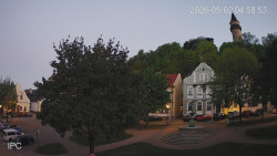 Náměstí, Hrad a Trůba