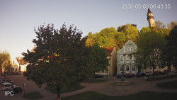 Náměstí, Hrad a Trůba