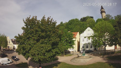 Náměstí, Hrad a Trůba