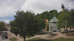 Náměstí, Hrad a Trůba