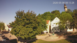 Náměstí, Hrad a Trůba