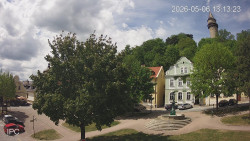 Náměstí, Hrad a Trůba