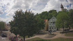 Náměstí, Hrad a Trůba