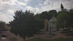 Náměstí, Hrad a Trůba