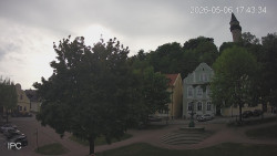 Náměstí, Hrad a Trůba