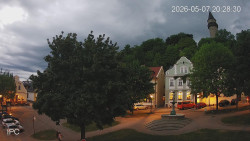 Náměstí, Hrad a Trůba