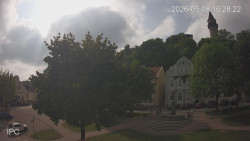 Náměstí, Hrad a Trůba