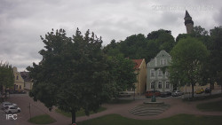 Náměstí, Hrad a Trůba