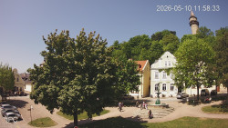 Náměstí, Hrad a Trůba