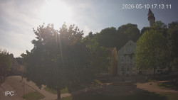 Náměstí, Hrad a Trůba