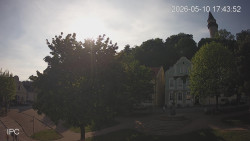 Náměstí, Hrad a Trůba