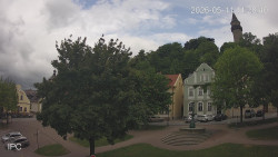 Náměstí, Hrad a Trůba