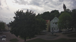 Náměstí, Hrad a Trůba