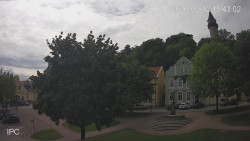 Náměstí, Hrad a Trůba