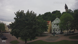 Náměstí, Hrad a Trůba