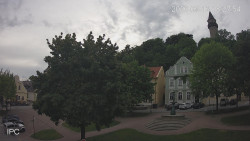 Náměstí, Hrad a Trůba