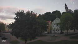 Náměstí, Hrad a Trůba