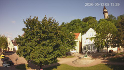 Náměstí, Hrad a Trůba
