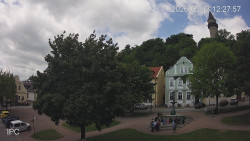 Náměstí, Hrad a Trůba