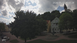 Náměstí, Hrad a Trůba