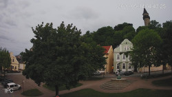 Náměstí, Hrad a Trůba