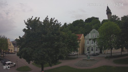 Náměstí, Hrad a Trůba