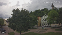 Náměstí, Hrad a Trůba