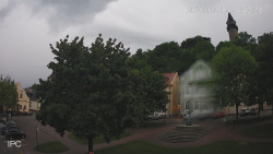 Náměstí, Hrad a Trůba