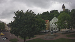 Náměstí, Hrad a Trůba