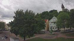 Náměstí, Hrad a Trůba