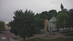 Náměstí, Hrad a Trůba