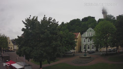 Náměstí, Hrad a Trůba
