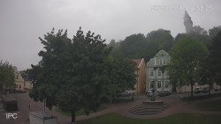 Náměstí, Hrad a Trůba