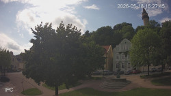 Náměstí, Hrad a Trůba