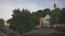 Náměstí, Hrad a Trůba